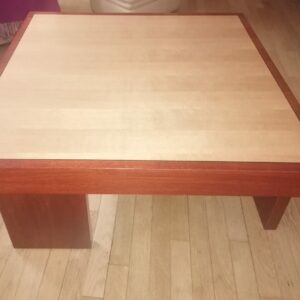 Table basse bois exotique 1m x 1m