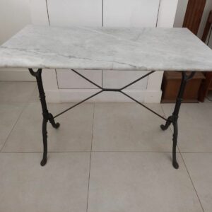 Table bistro marbre et fer forgé