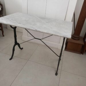 Table bistro marbre et fer forgé