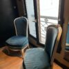 2 chauffeuses velours bleu style Louis XV – Image 2