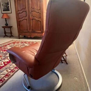 Paire de fauteuils en cuir assise réglable