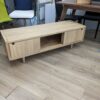 Meuble TV en chêne massif 140cm – Image 3