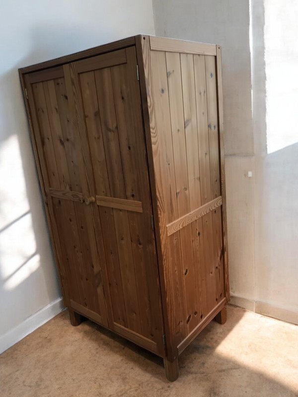 Très bon état armoire enfant en pin – Image 3