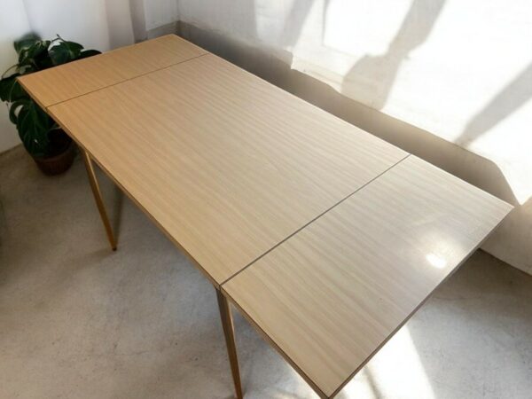 Table de cuisine en formica – Image 4