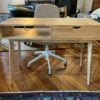 Bureau / console moderne et élégant en bois clair – Image 3