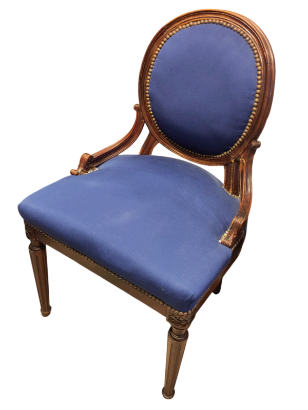 Fauteuil style Louis XV bleu