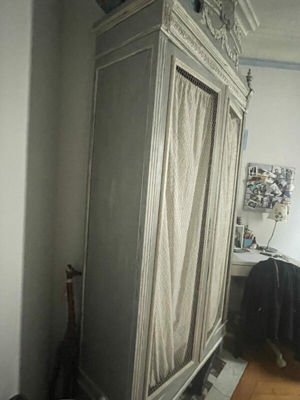 Armoire ancienne avec une belle patine grise claire – Image 2