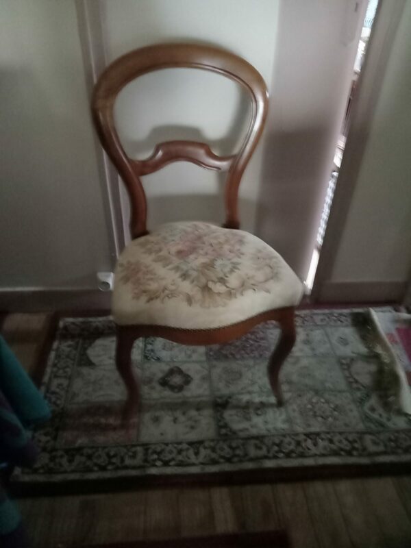 Chaises anciennes – Image 2