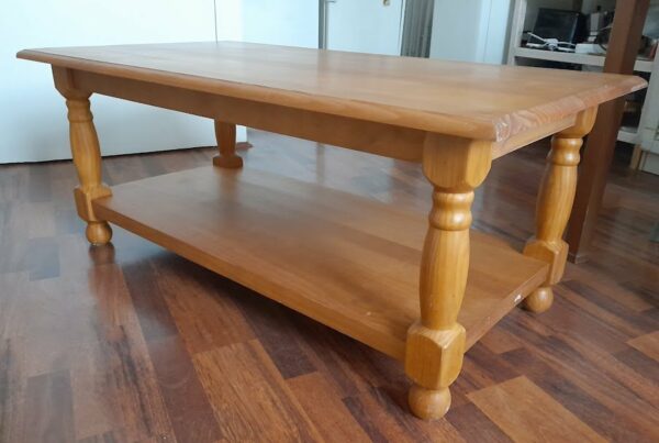 Table basse rustique en chêne – Image 3