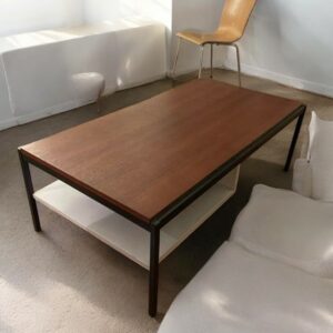 Table en bois/métal avec porte-revues intégré