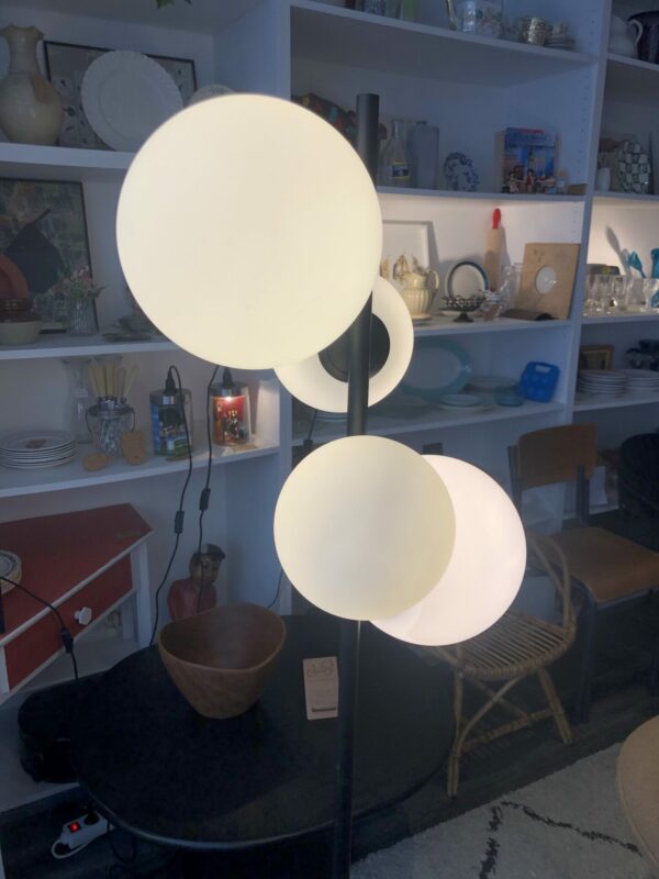 Lampadaire SKULL 4 globes Métal noir - pied travertin - – Image 4
