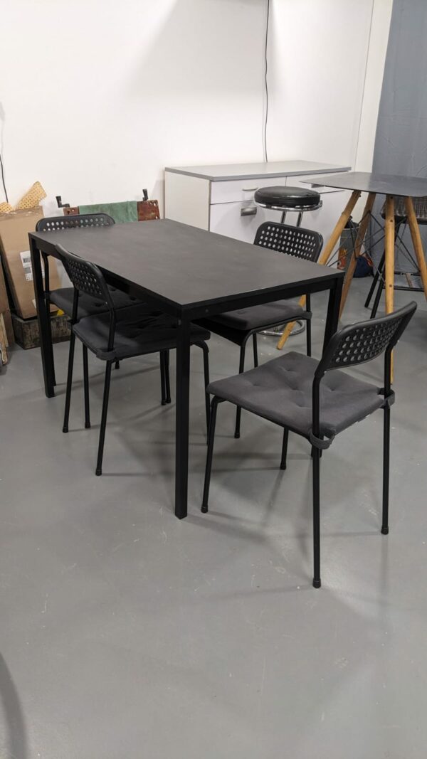 Table a manger Ikea + 4 chaises – Image 2
