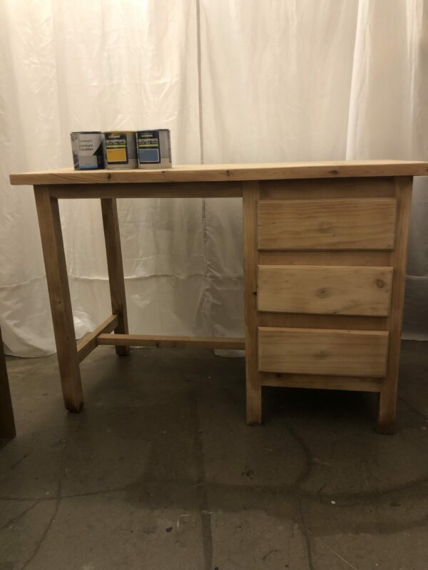 Bureau en pin. Finition de votre choix – Image 2
