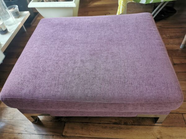 Grand pouf en tissu rose – Image 3