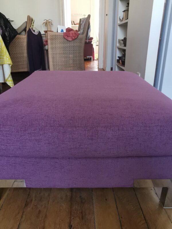 Grand pouf en tissu rose – Image 2