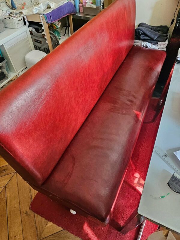 Banquette en cuir rouge / type bistrot – Image 2