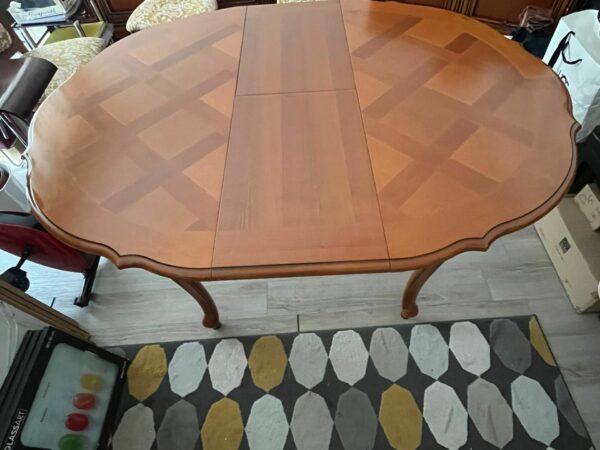 Table ronde extensible et chaises – Image 3