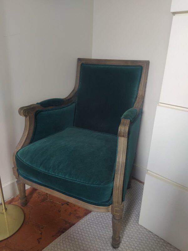 Fauteuil ancien retapissé tissu vert canard – Image 3