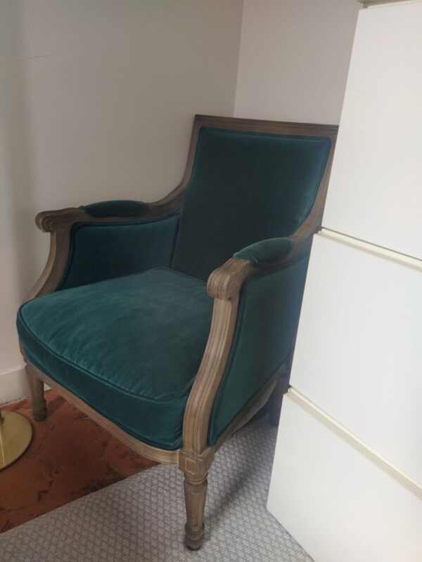 Fauteuil ancien retapissé tissu vert canard – Image 2