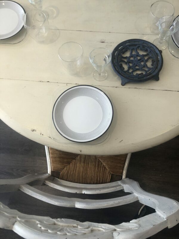 Table de salle à manger patine blanche (2 rabats 1 rallonge) – Image 3