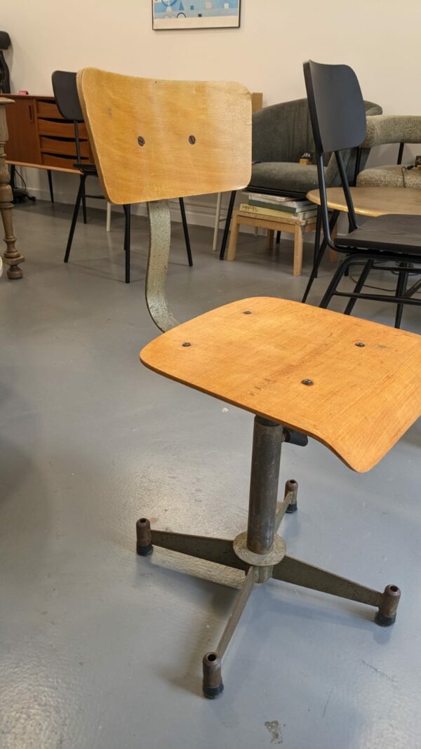 Chaise de bureau style industriel – Image 3