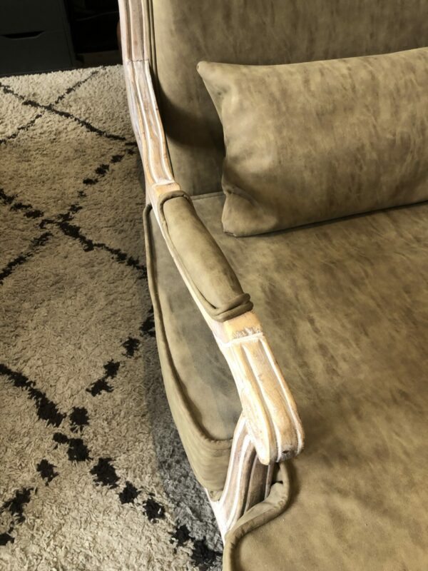 Fauteuils - chauffeuses modernisés par un simili cuir vert – Image 6
