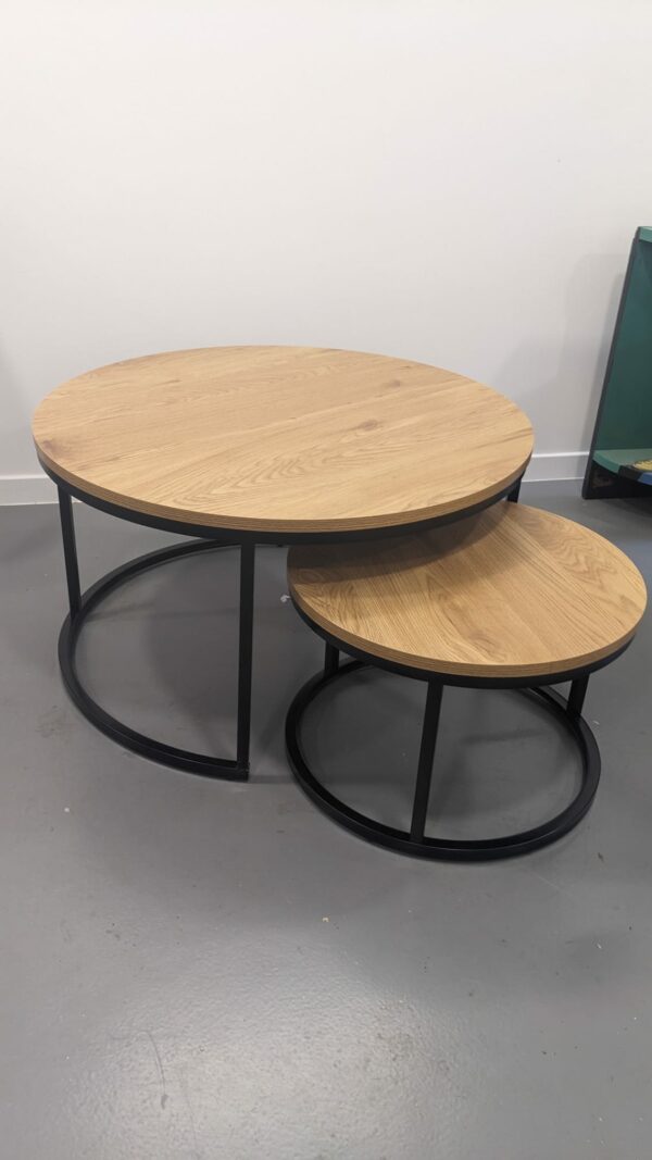 Lot de 2 tables basses gigognes en chêne, Hiba – Image 2