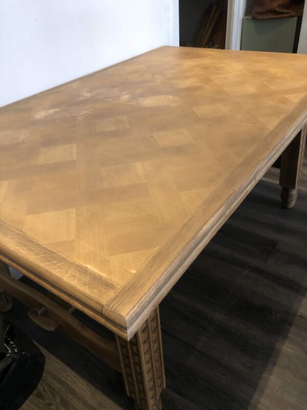 Grande table de salle à manger et rallonges intégrées – Image 4