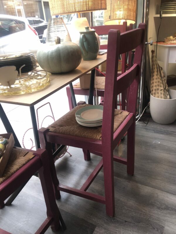 4 chaises en bois grenat et paille – Image 6