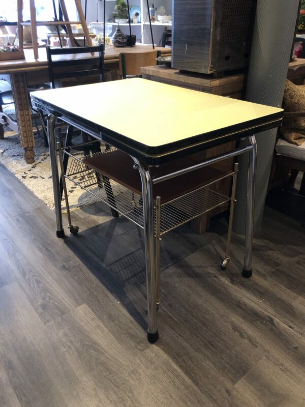 Table Formica jaune, ses 2 rallonges et tiroir 70’s – Image 11