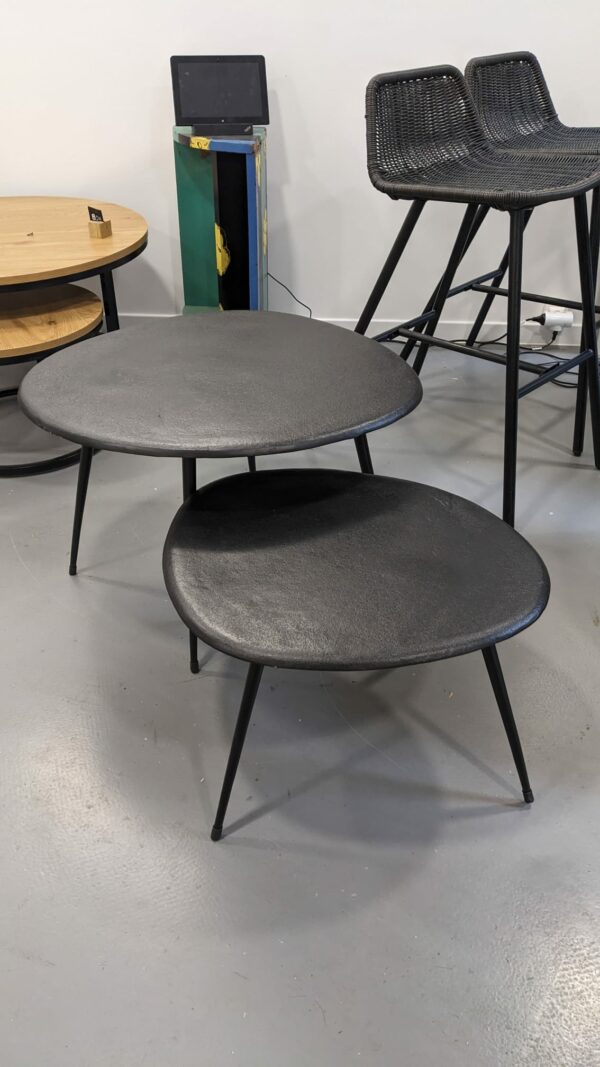 Paire de table basse en fonte d'aluminium – Image 4
