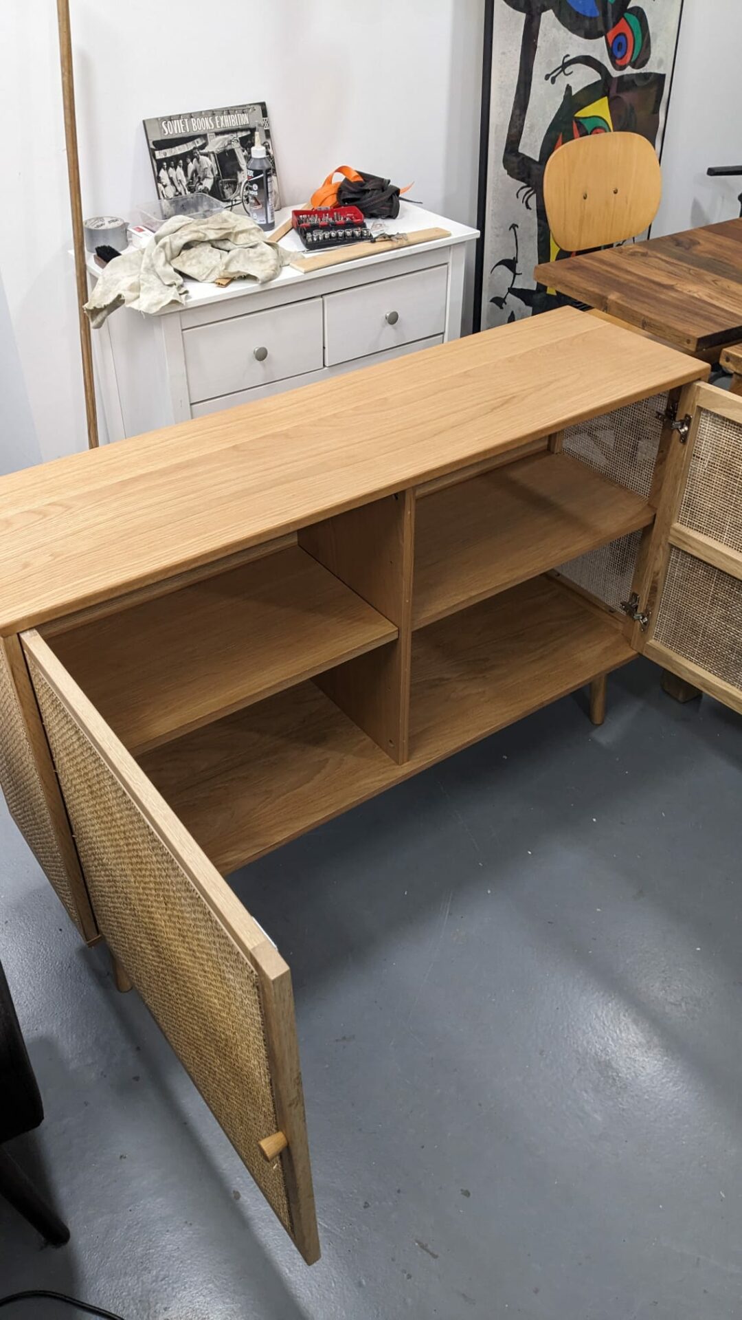 Buffet bas 2 portes en bois et en rotin - bois clair – Image 4