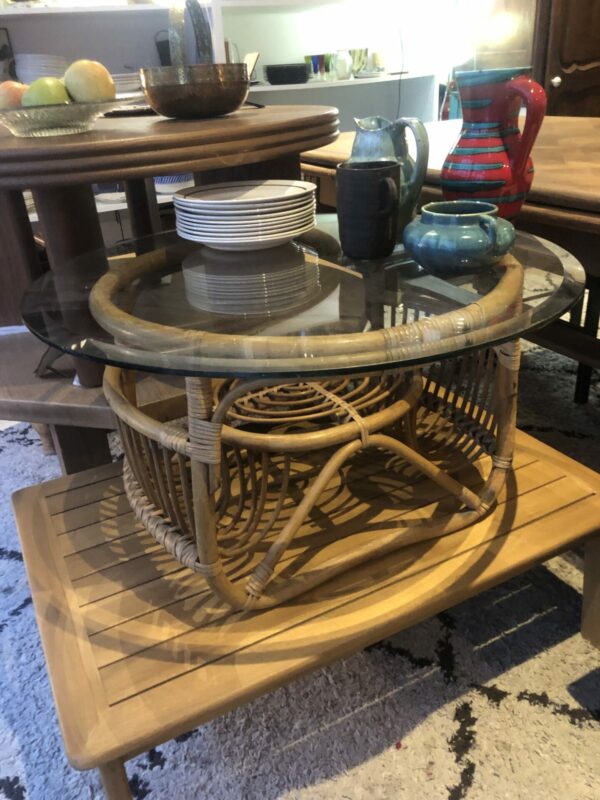 Table basse en rotin et verre – Image 9