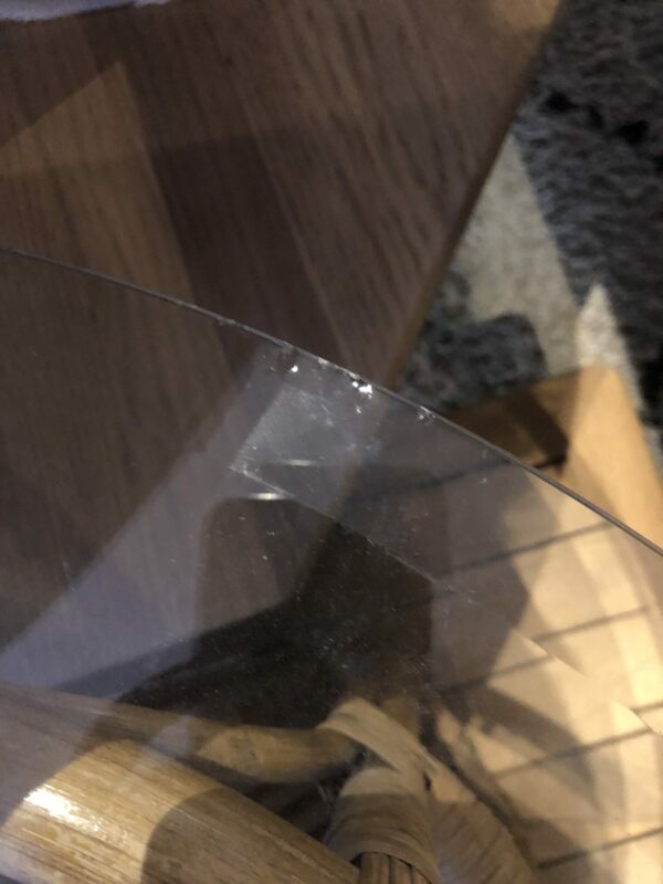 Table basse en rotin et verre – Image 3