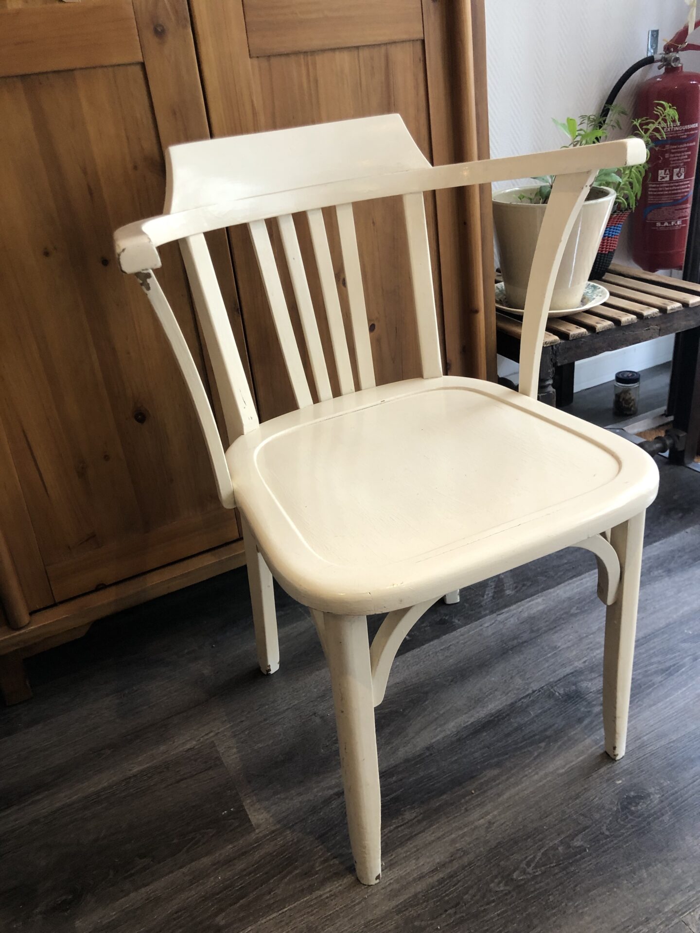 Fauteuil blanc style américain – Image 5