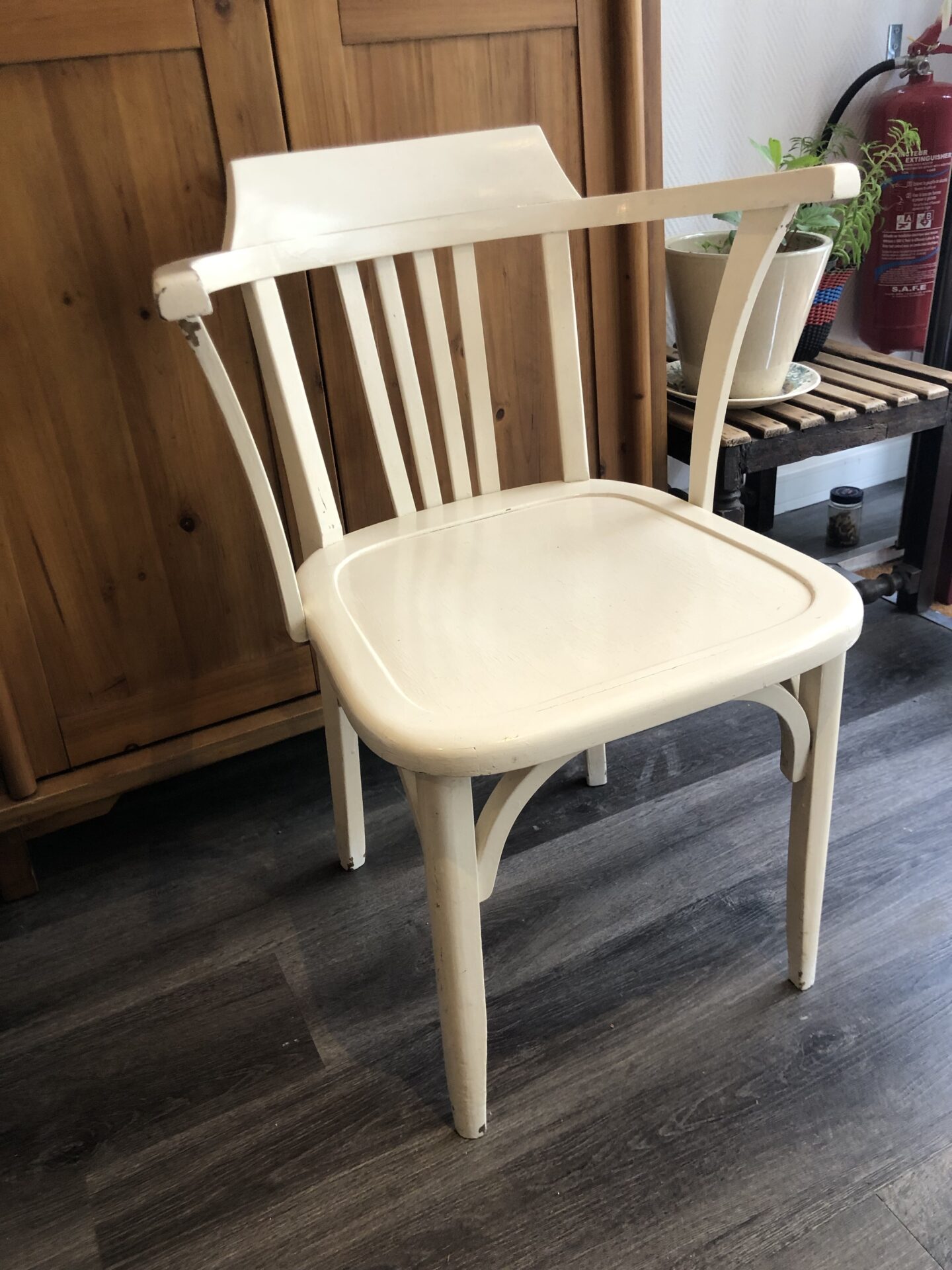 Fauteuil blanc style américain – Image 6