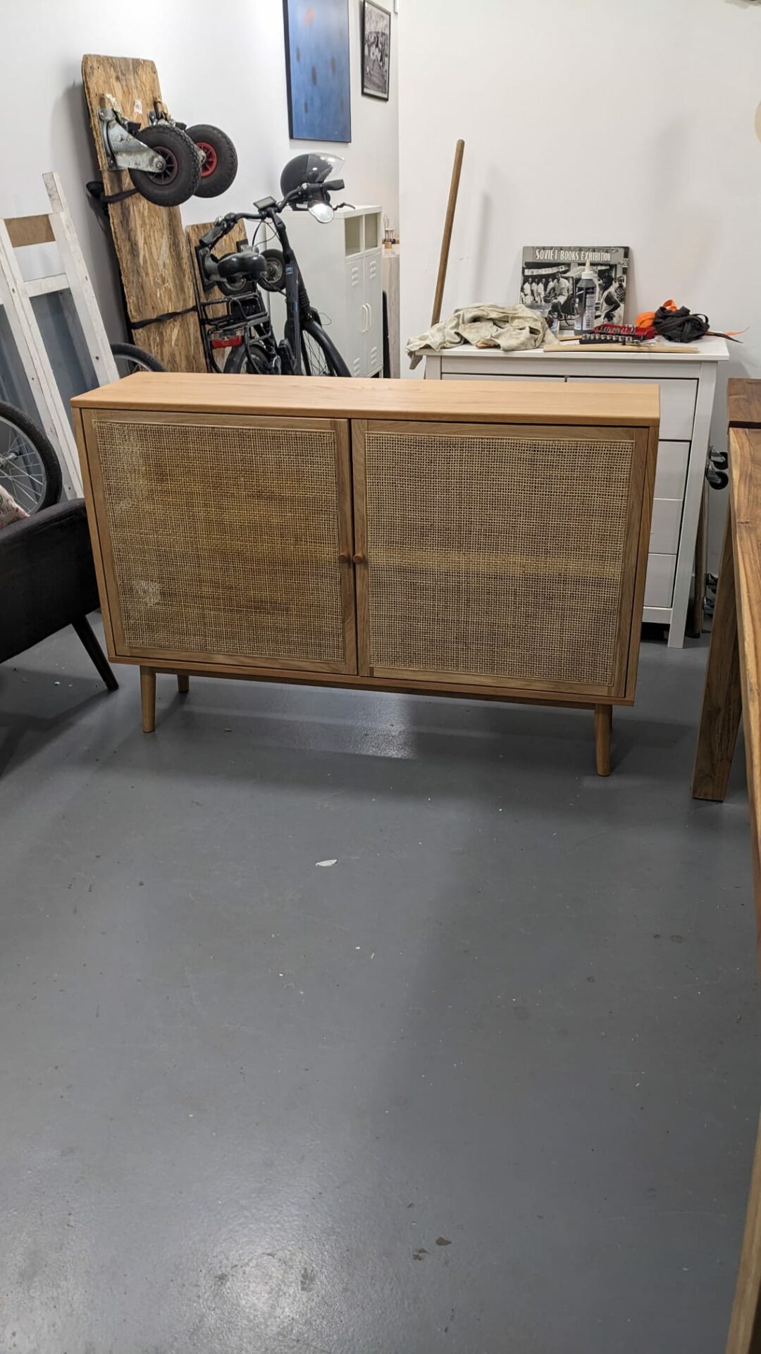 Buffet bas 2 portes en bois et en rotin - bois clair – Image 2