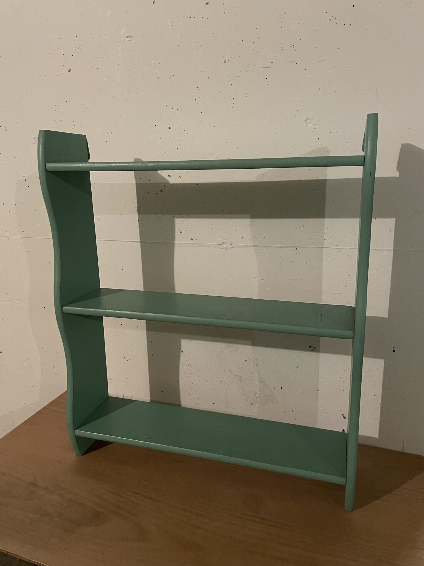 Étagères vertes en bois – Image 3