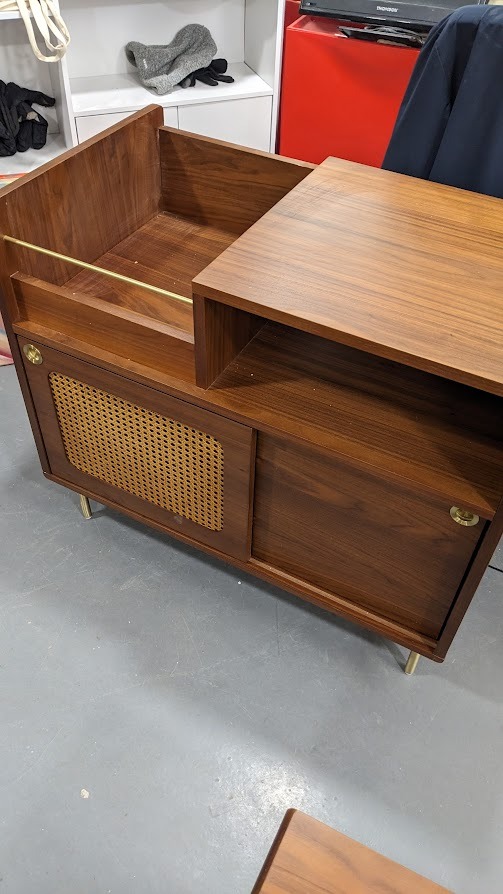 Meuble vinyles en plaqué noyer et cannage, Redpop – Image 4