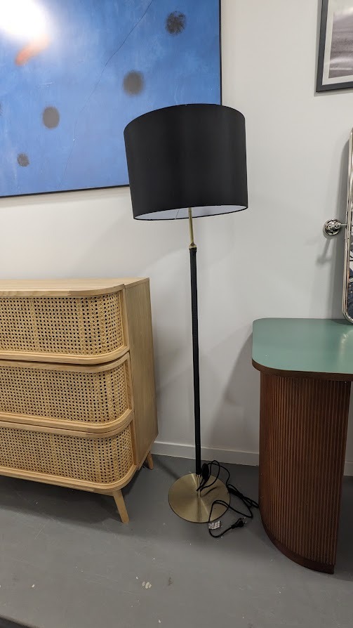 Lampadaire métal fer, laiton et lin, Jihana – Image 3