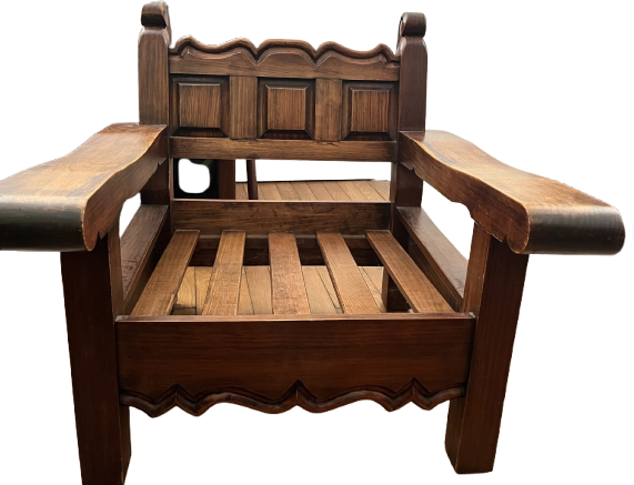 Deux beaux fauteuils en bois faits main