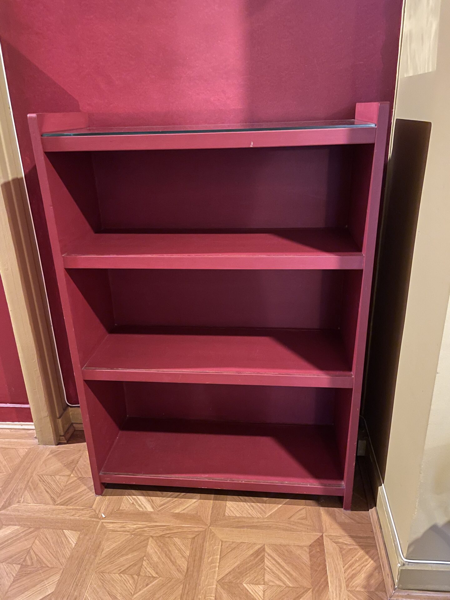 Étagère en bois lie de vin – Image 2