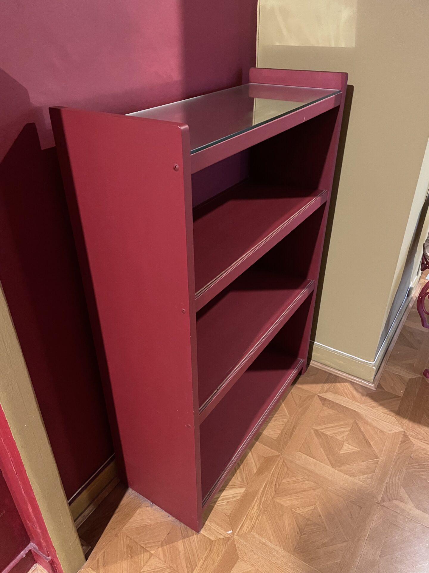 Étagère en bois lie de vin – Image 3