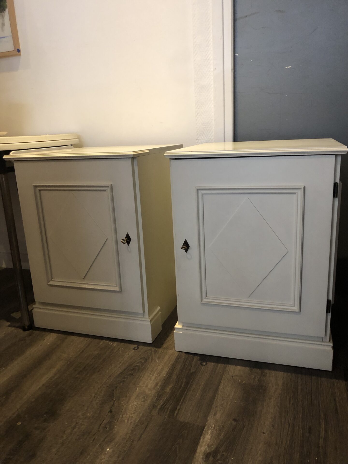 Paire de tables de chevet blanc – Image 7