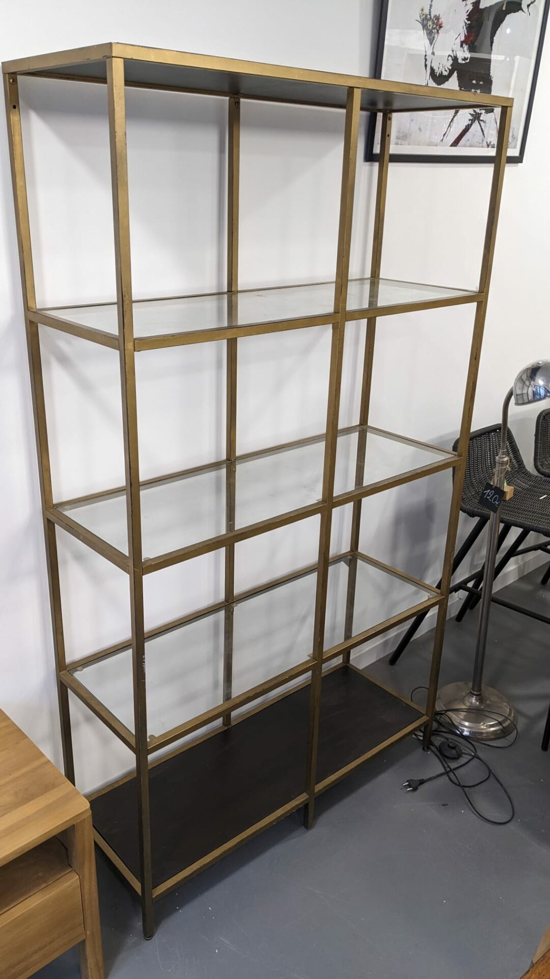 Étagère métal doré et verre – Image 2