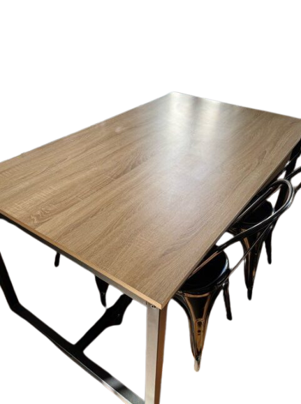 Table à manger + 4 chaises style industriel