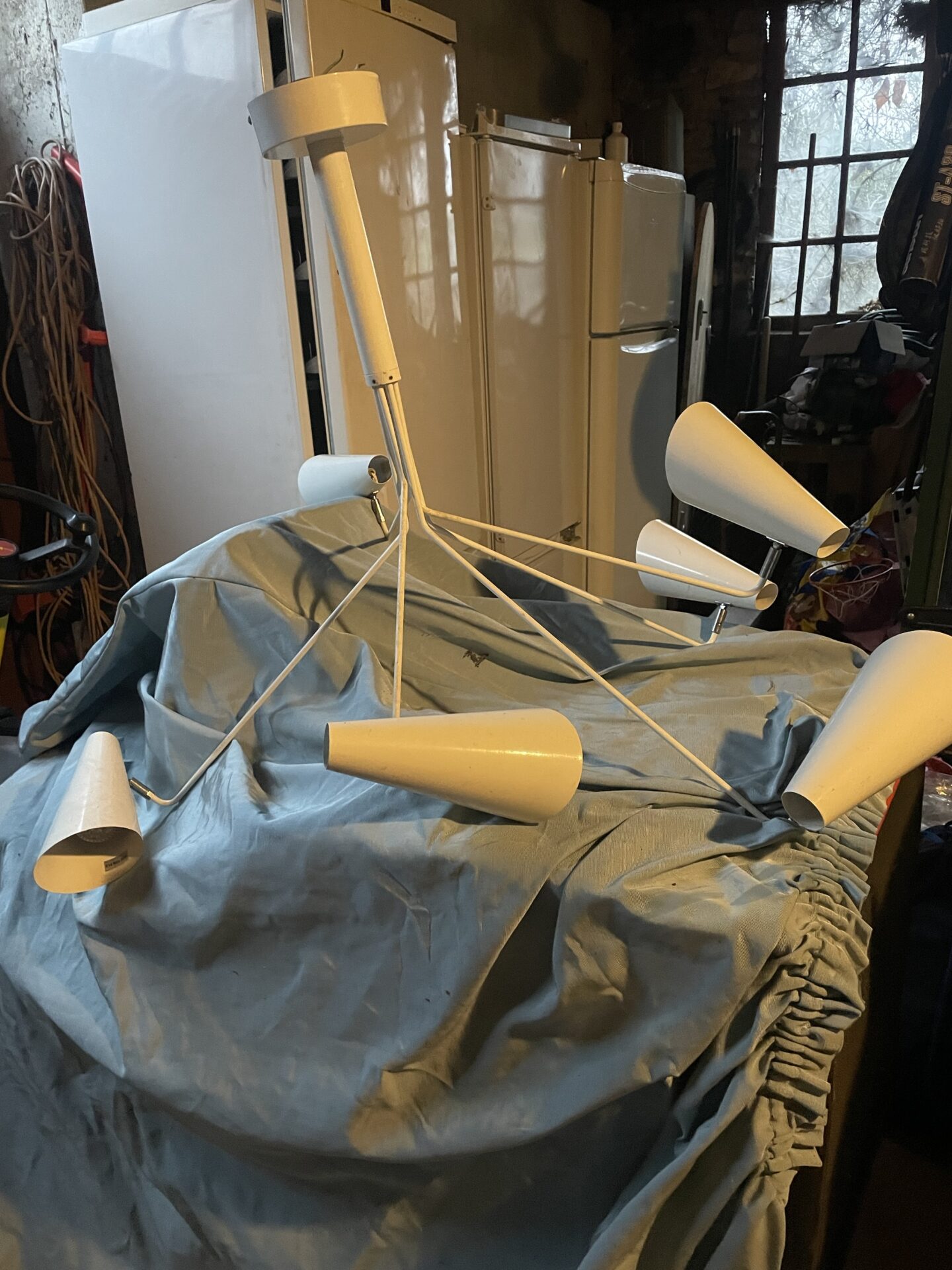 Plafonnier vintage 6 bras orientables en metal blanc – Image 11