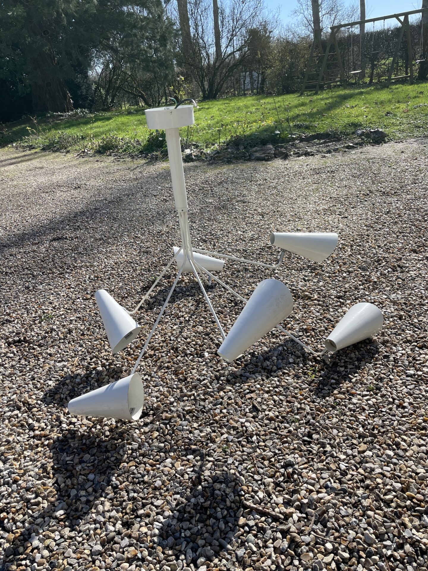 Plafonnier vintage 6 bras orientables en metal blanc – Image 3