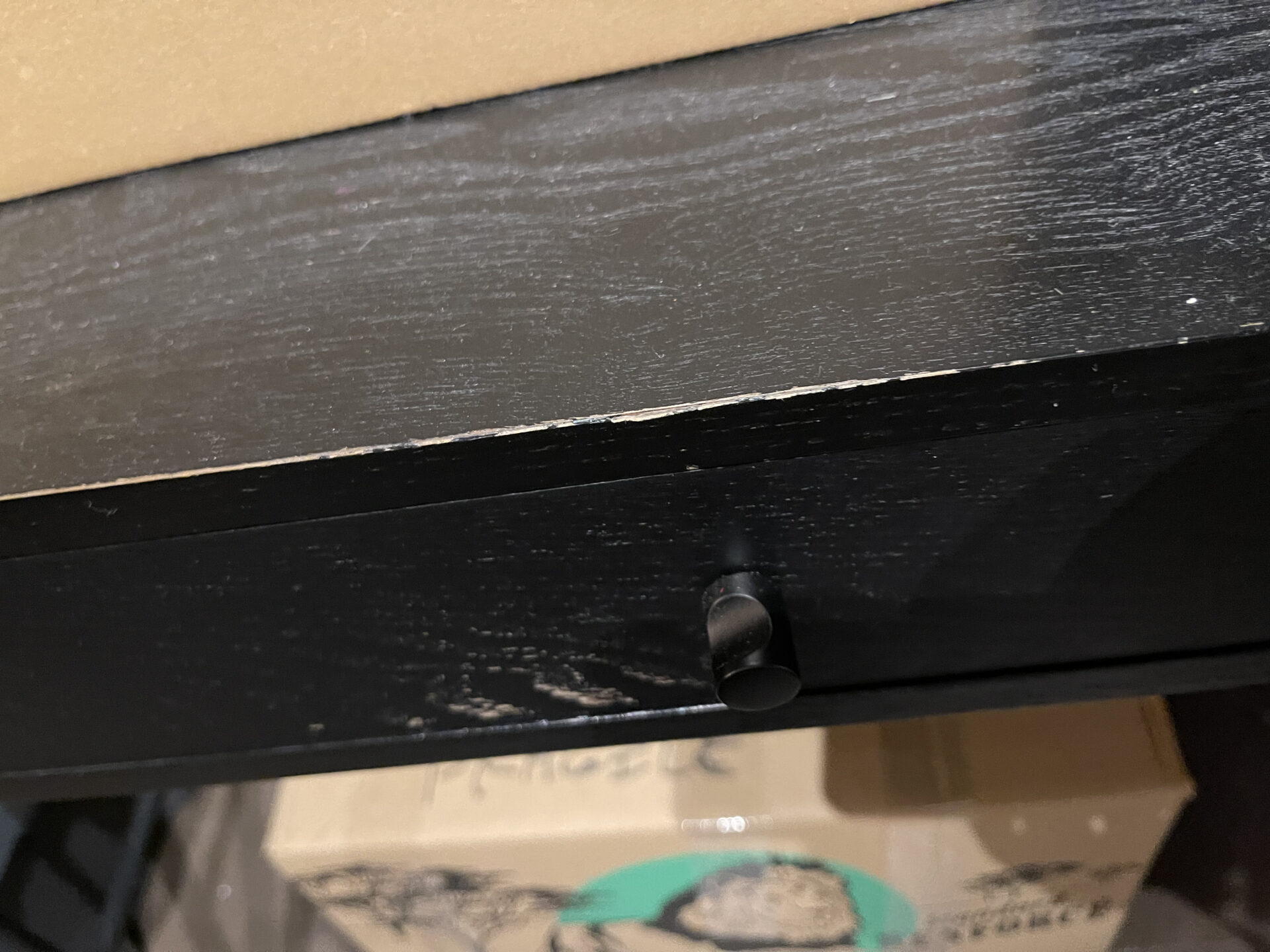 Bureau Maisons du Monde noir au design épuré – Image 4