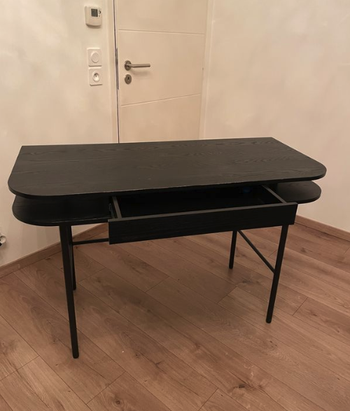 Bureau Maisons du Monde noir au design épuré – Image 2